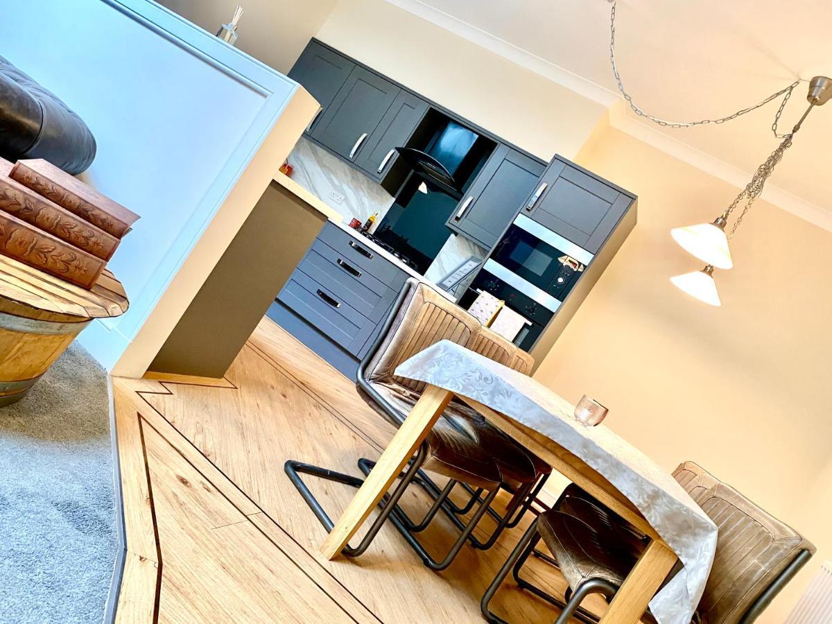 Serviced Accommodation Moray Lesmurdie House, Elgin - Free Parking, Free Wifi ภายนอก รูปภาพ